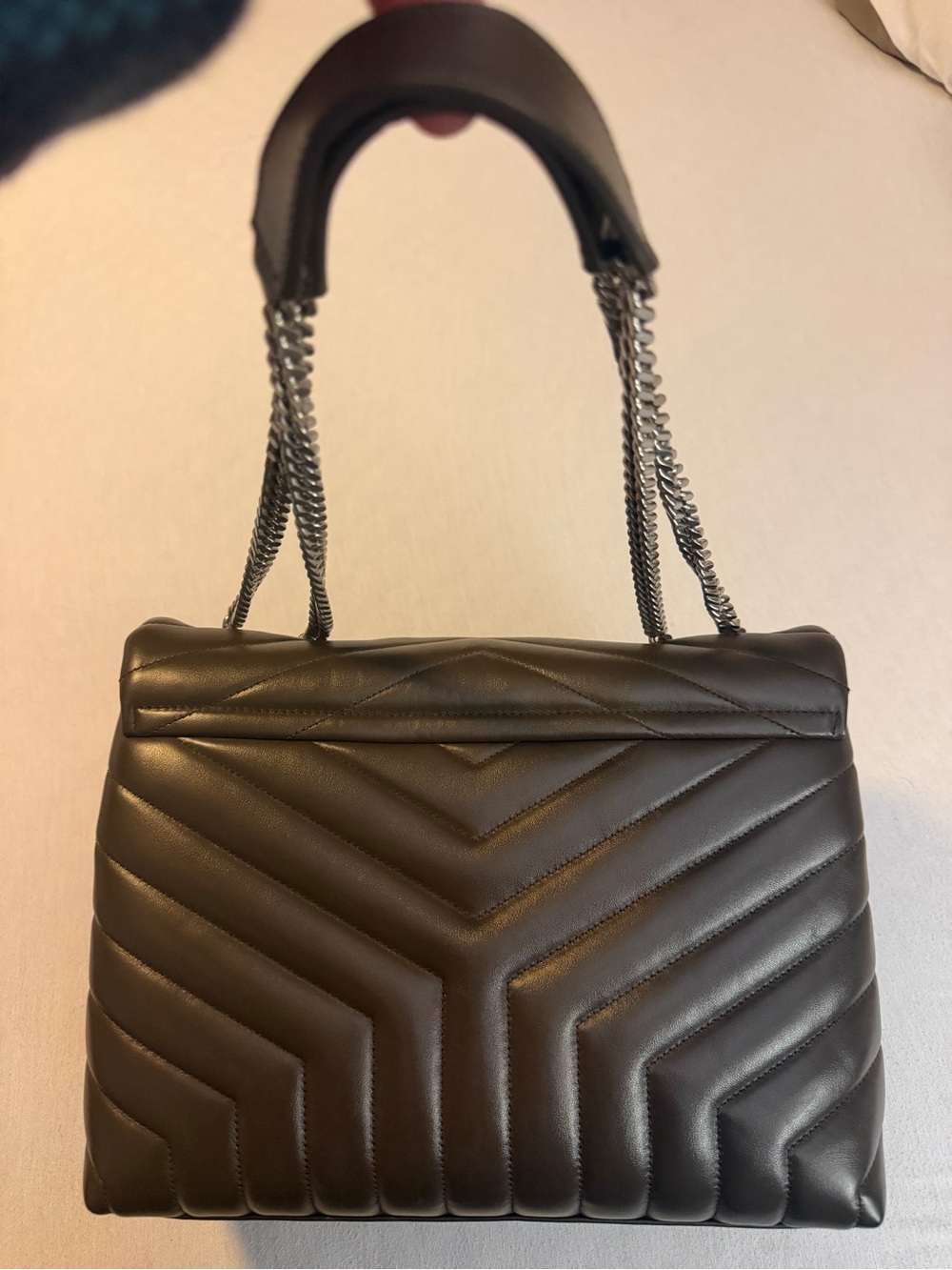 Saint Laurent Loulou puffer bag. - Picture 4 of 6